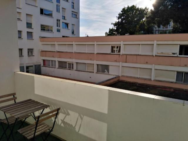 Appartements Boulevard Des Pyrenees Pau Exterior foto