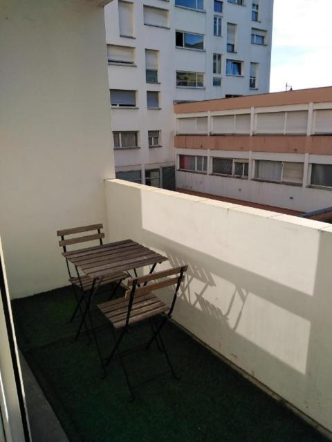 Appartements Boulevard Des Pyrenees Pau Exterior foto